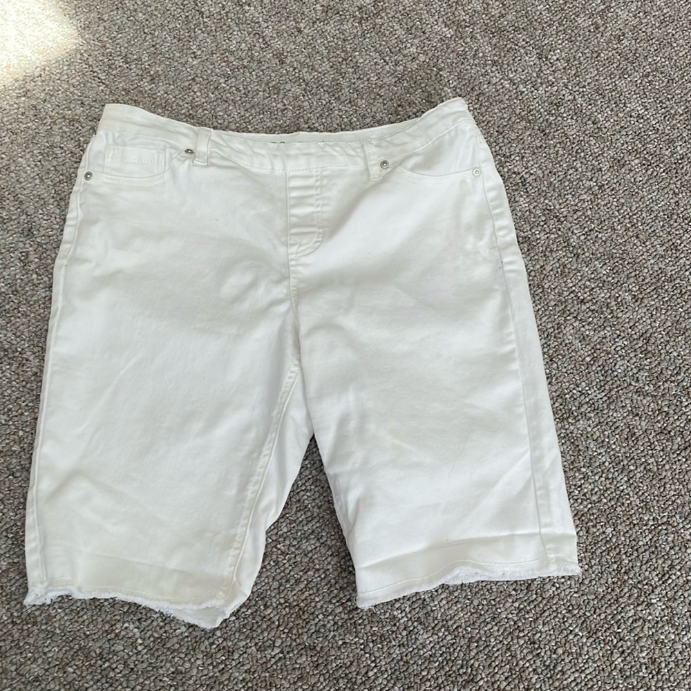 Diane Gilman White PL Strech Shorts.